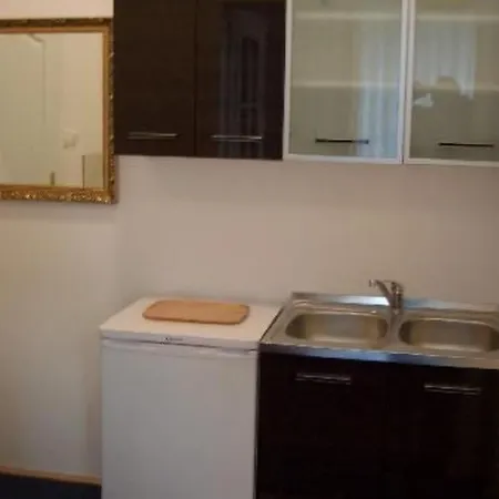 Kleines Fuer 2 Personen Mit Gartenblick By Interhome דירה *