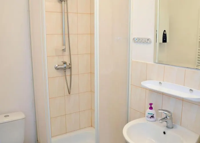 Kleines Fuer 2 Personen Mit Gartenblick By Interhome *